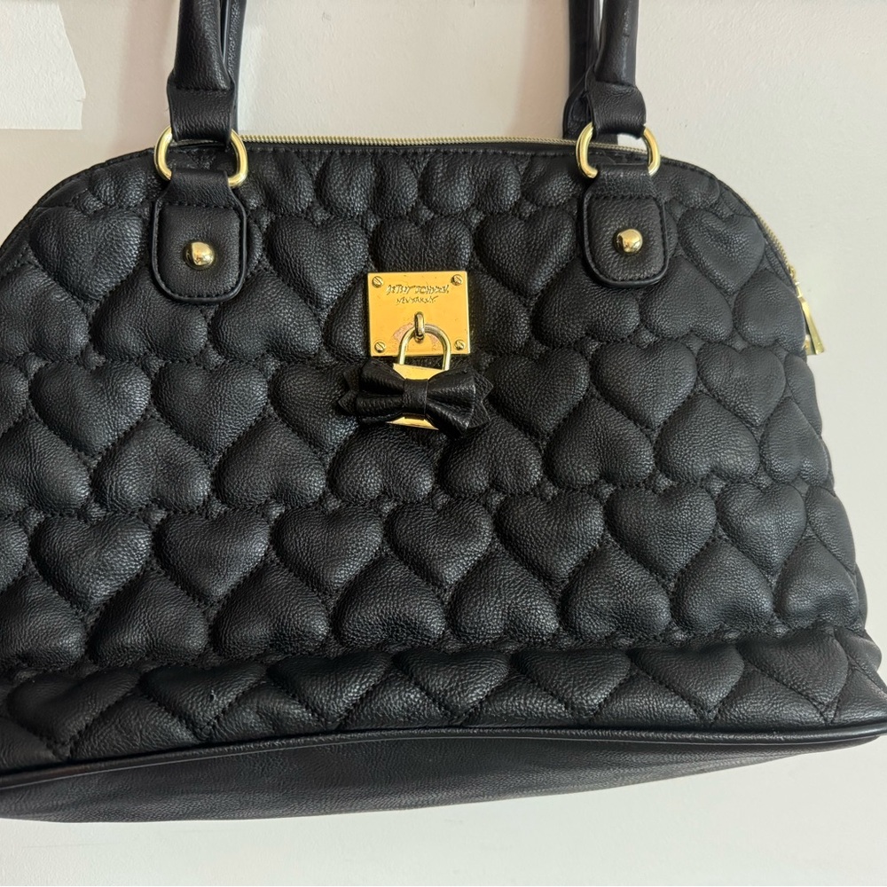 Betsy Johnson quilted hearts purse - Picture 4 of 16